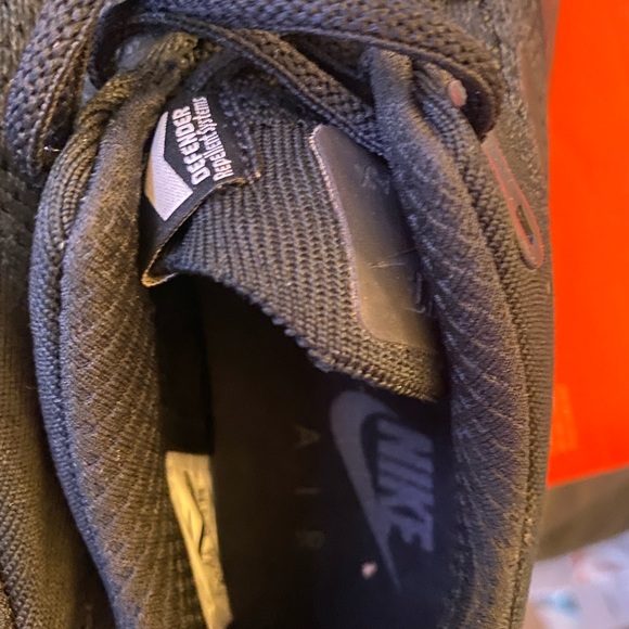 Nike air max new!! Triple black. Size 10 men - Picture 4 of 8